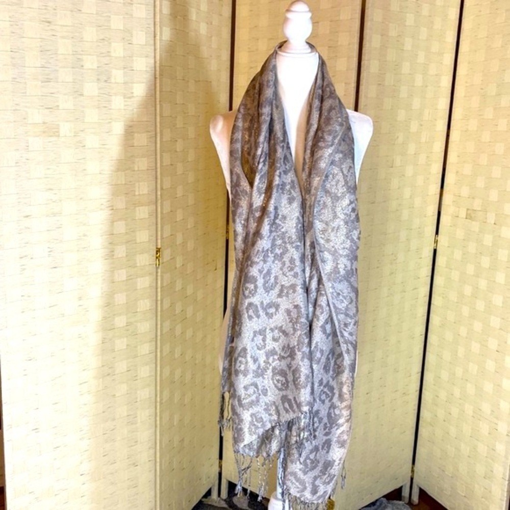 GOLD SILVER TAUPE w/ METALLIC THREADS WEST LOOP SCARF WRAP w/ Fringe GUC